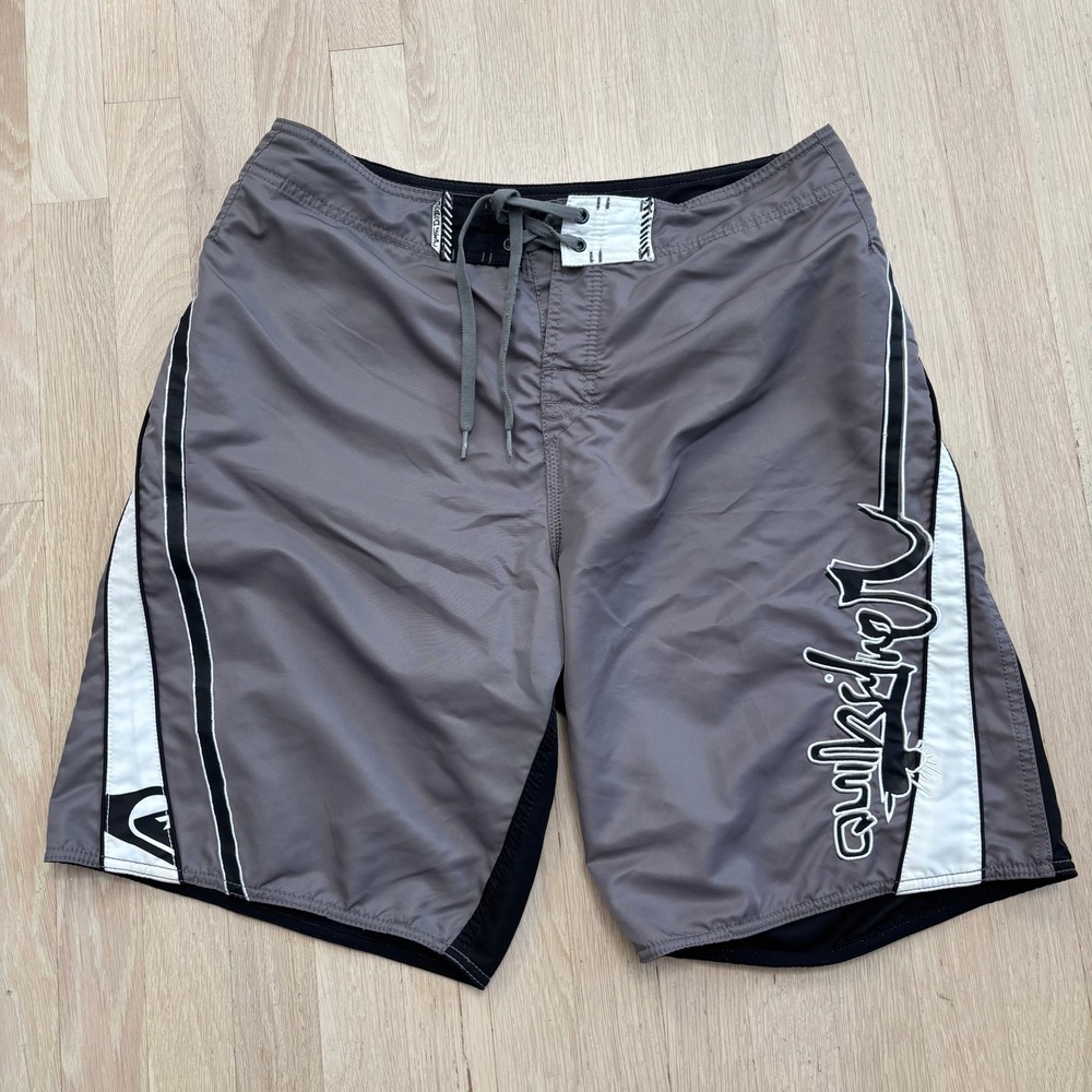 Quiksilver Board Shorts Mens 34 Grey Black Fair Embroidered Logo G101509